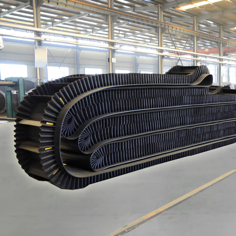 Corrugated sidewall conveyor belt cleat and diaphragm detail